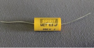 6,8 uF MET kondensator